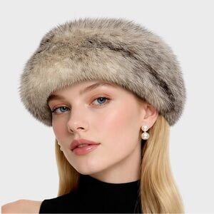Elegant Vintage Fur Hat in Cross Mink